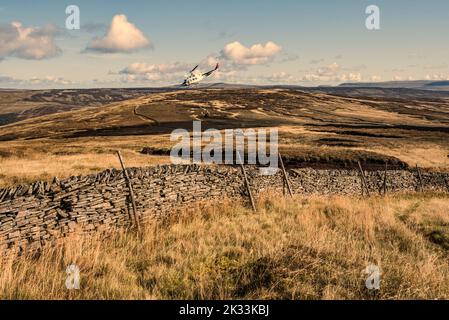 Heli-Lift Services hélicoptère G-BIGB impliqué dans des travaux de restauration de tourbières à Fountains est tombé dans le parc national de Yorkshire Dales 23rd septembre 2022 Banque D'Images