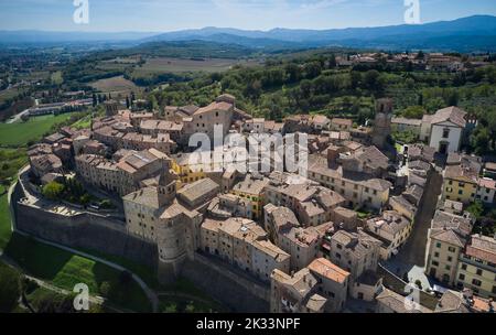 vue panoramique aérienne de la ville médiévale d'anghiari en toscane Banque D'Images