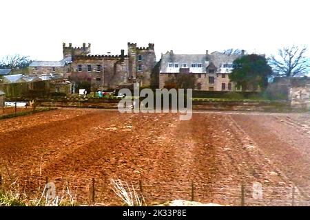 Un vieux cliché du château de Sneaton, le parc du château, Whitby, Yorkshire UK, rarement photographié, pris avant la construction de la nouvelle propriété. Le château, un ancien manoir très étendu, appartenait autrefois à James Wilson qui avait vendu sa plantation de sucre et 200 esclaves pour se déplacer à Whitby Banque D'Images