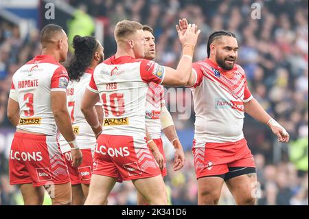 Manchester, Angleterre -24th septembre 2022 - Matty Lees of St Helens Breaks fête son essai. Rugby League Betfred Super League Grand final, St. Helens vs Leeds Rhinos at Old Trafford, Manchester, UK Credit: Dean Williams/Alay Live News Banque D'Images