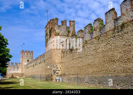 Mur de ville, Soave, Vénétie, Vénétie, Italie Banque D'Images