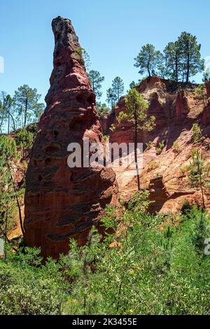 Sentier nature ocre, le Sentier des Acres, ancienne zone minière ocre, rochers ocre, Roussillon, Luberon, département du Vaucluse, Provence-Alpes-Côte Banque D'Images