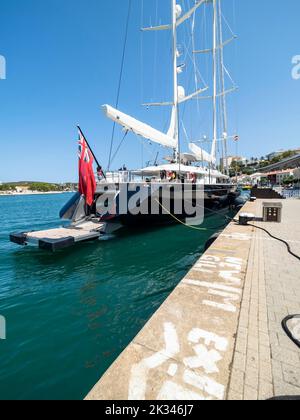 Port de Mao, Yacht à voile, Mahon, Minorque, Iles Baléares, Espagne Banque D'Images