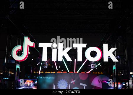 Chiba, Japon. 17th septembre 2022. Stand TikTok vu au Tokyo Game Show 2022. Après une pause de deux ans forcée par la pandémie de Covid-19, le Tokyo Game Show est retourné à Makuhari Messe à Chiba, au Japon. (Photo de Stanislav Kogiku/SOPA Images/Sipa USA) crédit: SIPA USA/Alay Live News Banque D'Images