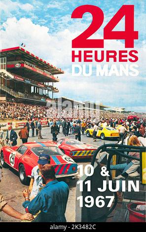 Affiche de la course 24 heures du Mans affiche ancienne pour la course automobile française des heures du Mans 24 10/11th juin 1967 remportée par Dan Gurney Banque D'Images