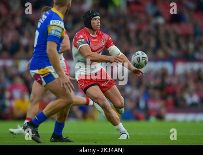 Jonny Lomax de St Helens passant le bal 2022 Grand final, St Helens v Leeds Rhinos Manchester, Old Trafford, Royaume-Uni 18:00 lancement 24.09.2022 crédit: Craig Cresswell/Alay Live News Banque D'Images