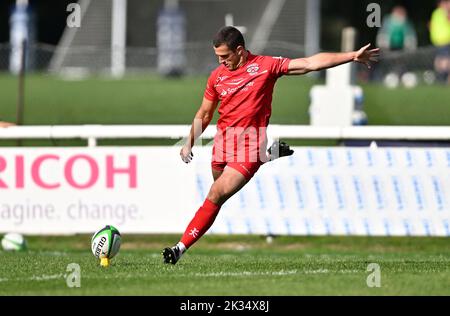 Richmond, Royaume-Uni. 24th septembre 2022. Rugby de championnat. Londres Scottish V Jersey Reds. Le terrain athlétique de Richmond. Richmond. Russell Bennett (Jersey Reds) donne des coups de pied lors du match de rugby de championnat London Scottish V Jersey Reds. Credit: Sport en images/Alamy Live News Banque D'Images