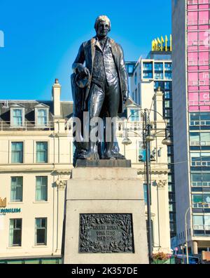 Statue de Robert Burns à George Square Glasgow, Écosse, Royaume-Uni Banque D'Images