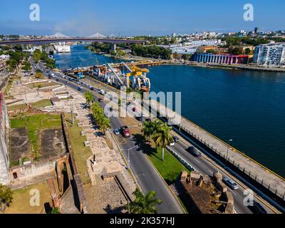 Belle vue aérienne de l'Alcazar Plaza, et de la place espagnole à Saint-Domingue - République Dominicaine Banque D'Images