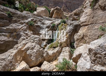 Piscines naturelles sur la gorge de Wadi Tiwi, Oman Banque D'Images