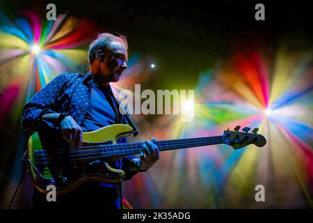 CROYDON, ANGLETERRE : le Saucerful of secrets de Nick Mason se présente au Fairfield Halls à la dernière date de la tournée britannique. Avec: Guy Pratt où: Londres, Royaume-Uni quand: 11 mai 2022 crédit: Neil Lupin/WENN Banque D'Images