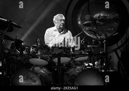 CROYDON, ANGLETERRE : le Saucerful of secrets de Nick Mason se présente au Fairfield Halls à la dernière date de la tournée britannique. Avec: Nick Mason où: Londres, Royaume-Uni quand: 11 mai 2022 crédit: Neil Lupin/WENN Banque D'Images