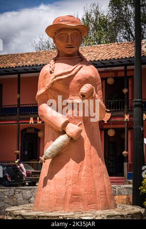 La ville coloniale de Raquira, en Colombie, est également connue sous le nom de pays de la poterie Banque D'Images