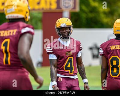 Daytona Beach, Floride, États-Unis. 24th septembre 2022. Bethune Cookman Wildcats Quarterback Jalon Jones (4) avant 1st demi-match de football NCAA entre Grambling State Tigers et Bethune Cookman Wildcats au stade Daytona Beach, FL. Roméo T Guzman/Cal Sport Media/Alamy Live News Banque D'Images