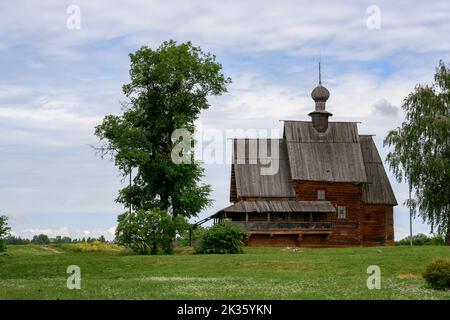 Eglise rurale de Saint Nicolas du village de Glotovo, district de Yuriev-Polsky (1766), Russie Banque D'Images