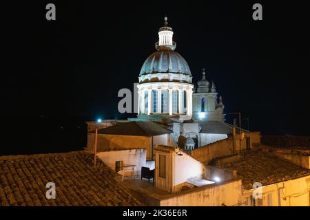 Ragusa Ibla: Cupola di san Giorgio Banque D'Images