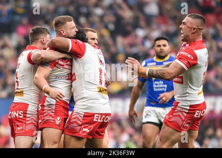 Manchester, Angleterre -24th septembre 2022 - Matty Lees of St Helens Breaks fête son essai. Rugby League Betfred Super League Grand final, St. Helens vs Leeds Rhinos à Old Trafford, Manchester, Royaume-Uni Banque D'Images