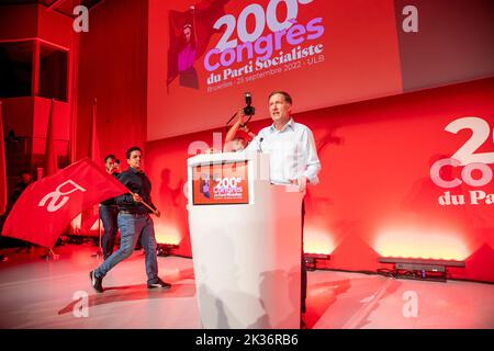 Le président du PS Paul Magnette en photo lors d'un congrès du parti socialiste francophone PS, dimanche 25 septembre 2022 à Bruxelles. BELGA PHOTO HATIM KAGHAT Banque D'Images