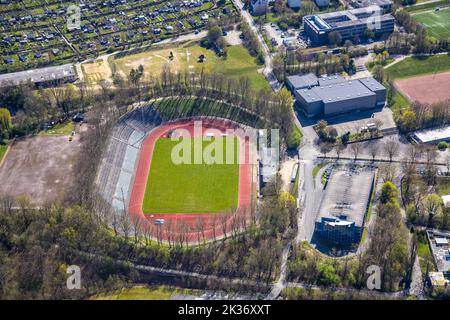 Vue aérienne, Sportpark Ischeland avec Ischelandstadion et Ischelandhalle ou Krollmann Arena, Altenhagen, Hagen, région de la Ruhr, Rhénanie-du-Nord-Westphalie, GE Banque D'Images