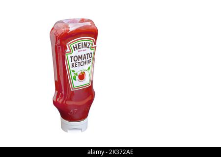 Huelva, Espagne - 25 septembre 2022: Heinz Tomato Ketchup est une marque de ketchup fabriquée par la société H. J. Heinz, une division de Kraft Heinz Banque D'Images