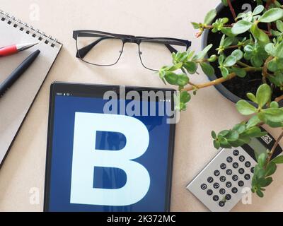 Dans cette illustration, le logo de Brookfield Asset Management Inc. Apparaît sur une tablette. (Photo par Igor Golovniov / SOPA Images/Sipa USA) Banque D'Images