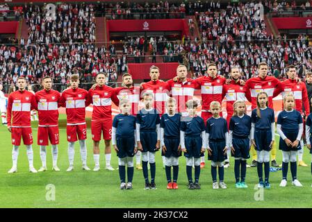 VARSOVIE, POLOGNE - 22 SEPTEMBRE 2022: UEFA Nations League division A group 4 match Pologne contre pays-Bas 0:2. Équipe de Pologne avant le match. Banque D'Images