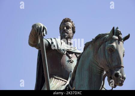 Détail du monument équestre du Grand-Duc Ferdinando i de'Medici sur la Piazza Santissima Annunziata, Florence. Banque D'Images