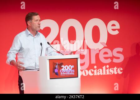 Le président du PS Paul Magnette en photo lors d'un congrès du parti socialiste francophone PS, dimanche 25 septembre 2022 à Bruxelles. BELGA PHOTO HATIM KAGHAT Banque D'Images