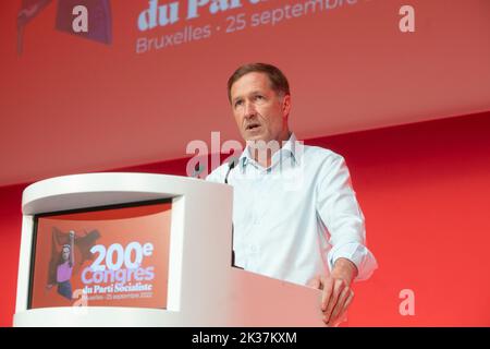 Le président du PS Paul Magnette en photo lors d'un congrès du parti socialiste francophone PS, dimanche 25 septembre 2022 à Bruxelles. BELGA PHOTO HATIM KAGHAT Banque D'Images