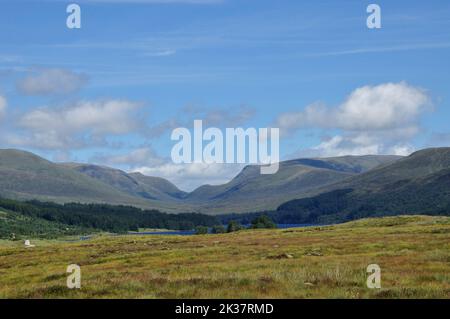 Hat man den Bahnhof von corr verlassen, wird man sofort von der rauhen aber wunderbar schönen Landschaft der schottischen Highlands im Rannoch Moor Banque D'Images