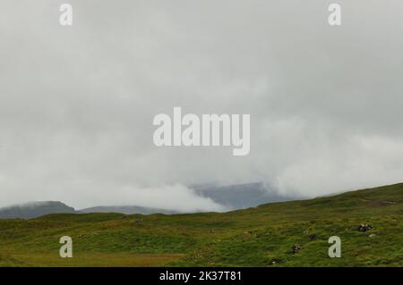 Hat man den Bahnhof von corr verlassen, wird man sofort von der rauhen aber wunderbar schönen Landschaft der schottischen Highlands im Rannoch Moor Banque D'Images