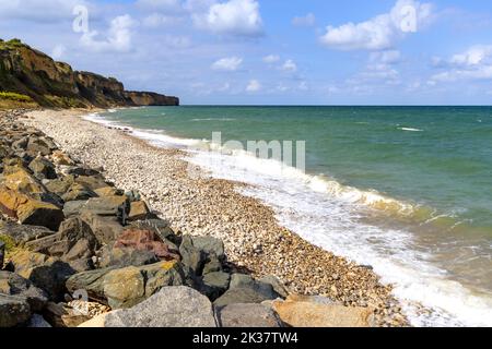 Falaises sur la plage d'Omaha près de Vierville-sur-Mer, Calvados, Normandie, France, où les débarquements du jour J ont eu lieu sur 6 juin 1944. Banque D'Images