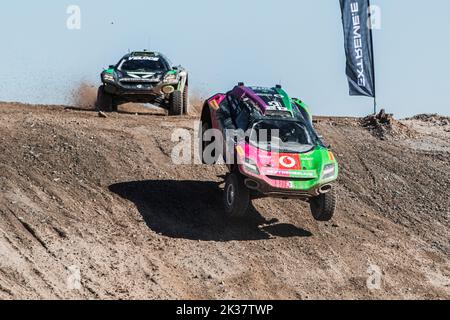 9/25/2022 - Tamara Molinaro (ITA) / Timo Scheider (DEU), Xite Energy Racing, dirige Christine 'GZ' Giampaoli Zonca (ESP) / lance Woolridge (ZAF), Veloce Racing pendant le X-Prix Extreme E Copper à Antofagasta, Chili. (Photo de Charly Lopez/Motorsport Images/Sipa USA) Banque D'Images