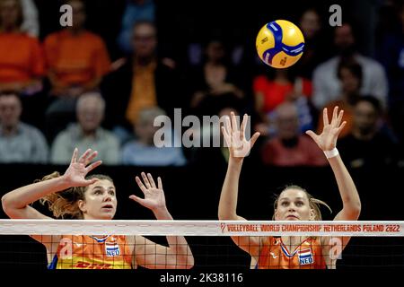 ARNHEM - Juliet Lohuis Et Nika Daalderop De L'équipe De Volley-ball ...