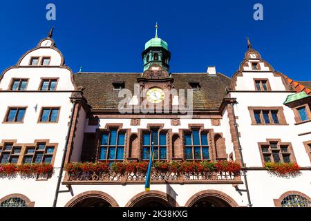 Extérieur de la nouvelle mairie du 16th siècle (Neues Rathaus), Rathausplatz, Freiburg im Breisgau, Allemagne Banque D'Images