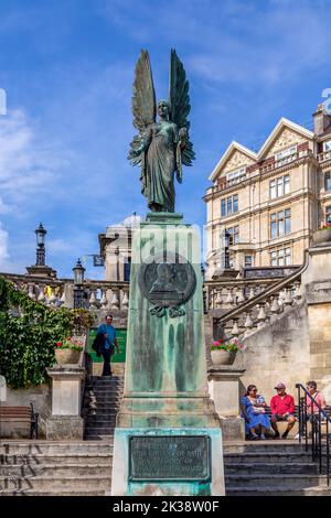 Vue sur Parade Gardens dans la ville de Bath, Somerset, Royaume-Uni. Banque D'Images