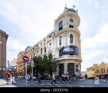 Madrid, Espagne, septembre 2022. Vue extérieure sur le vieux bâtiment du théâtre Calderon dans le centre-ville Banque D'Images