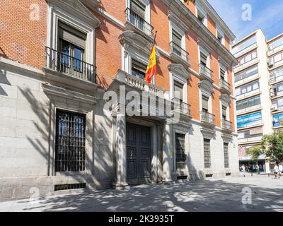 Madrid, Espagne, septembre 2022. Vue extérieure du bâtiment du ministère espagnol de la justice dans le centre-ville Banque D'Images