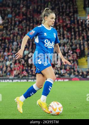 Liverpool, Royaume-Uni. 25th septembre 2022. Liverpool, Angleterre, 25 septembre 2022: Gio Queiroz (19 Everton) sur le ballon pendant la Super League Barclays Womens entre Liverpool et Everton à Anfield à Liverpool, Angleterre (Natalie Mincher/SPP) Credit: SPP Sport Press photo. /Alamy Live News Banque D'Images