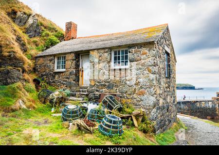 Harbour Cottage, le Net Loft Fishermen’s Cottage, un bâtiment classé du début du 19th siècle à Mullion Cove, à l’ouest de la péninsule Lizard, en Cornouailles Banque D'Images