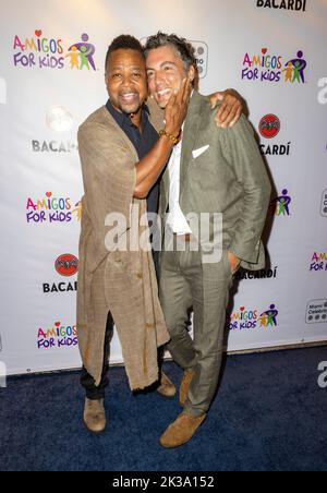 Miami, États-Unis d'Amérique. 24th septembre 2022. MIAMI, FL - SEP 24: Acteur Cuba Gooding, Jr et Fabian Basabe sont vus pendant “Amigos for Kids” Miami Celebrity Dominos Night on 24 septembre 2022 à Miami, Floride. (Photo par Alberto E. Tamargo/Sipa USA) crédit: SIPA USA/Alay Live News Banque D'Images