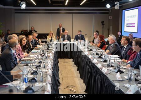 Le roi Abdullah II de Jordanie (3rd de R), le président français Emmanuel Macron (2nd de R) et le Premier ministre néo-zélandais Jacinda Ardern (4th de L) participent au Sommet des leaders d'appel de Christchurch, à New York, NY, USA, sur 20 septembre 2022. Photo de Balkis Press/ABACAPRESS.COM Banque D'Images