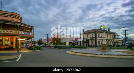 Le Great central Hotel et vue sur la rue principale à Glen Innes, nord de la nouvelle-galles du Sud, australie Banque D'Images