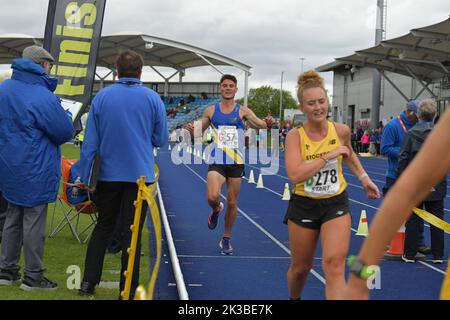 Manchester, Royaume-Uni. Dimanche, 25th septembre 2022. L'Équipe a du club d'athlétisme de Leeds City, la dernière étape, Philip Sesemann, est de retour rapide, définit sa victoire d'équipe. 1. Ossama Meslek - 2. Joshua Dickinson - 3. Ed Bovingdon - 4. Graham Rush - 5. Richard Allen - 6. Philip Sesemann. Championnats de relais de route d'automne d'athlétisme du Nord. Stade régional de Manchester, Sportcity. © Yoko Shelley crédit: Yoko Shelley/Alay Live News Banque D'Images