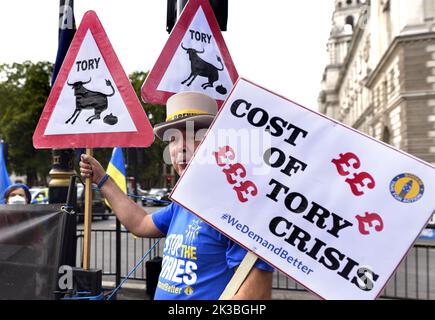 Steve Bray, protestant contre le Brexit et fondateur de SODEM (mouvement européen du Stand of Defiance) protestant sur la place du Parlement, septembre 2022 Banque D'Images