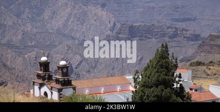 Gran Canaria, paysages le long de l'île de randonnée Las Palmas - Puerto de las Nieves, vue dans la vallée d'Agaete, descente du parc naturel de Tamadaba Banque D'Images