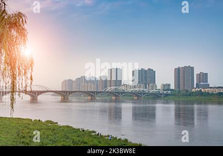 Troisième pont de la rivière Minjiang à Leshan, province du Sichuan, Chine Banque D'Images