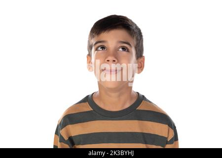 Petit enfant pensif avec jersey rayé isolé sur un fond blanc Banque D'Images