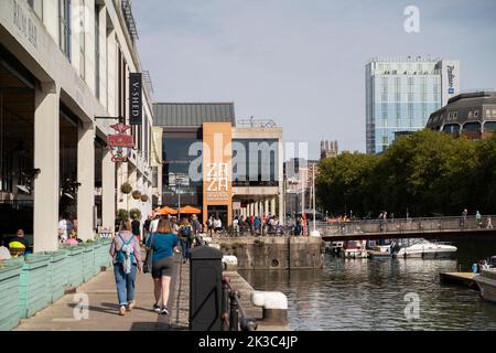 Vue générale sur le pont de Pero au-dessus du port flottant de Bristol, Angleterre, Royaume-Uni. Banque D'Images