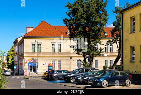 Stargard, Pologne - 11 août 2022 : immeuble de poste historique dans la rue Pocztowa, dans le quartier historique de la vieille ville de Stargard Banque D'Images